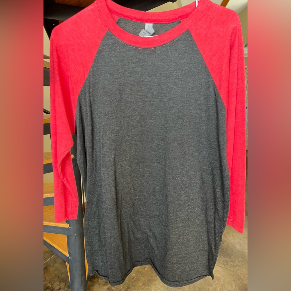 Unisex Size Medium Black and Red Raglan 3/4 Sleeve Shirt